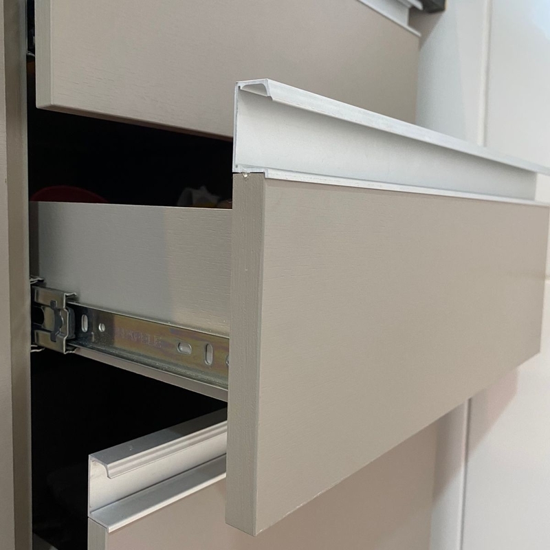 建築材料の装飾のための放出アルミニウム プロフィールの注文の家具ハードウェア