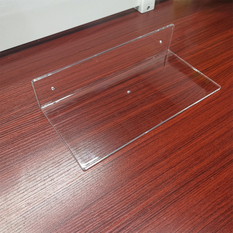 家 の 装飾 に 用い られる 現代の 木製 の 壁棚